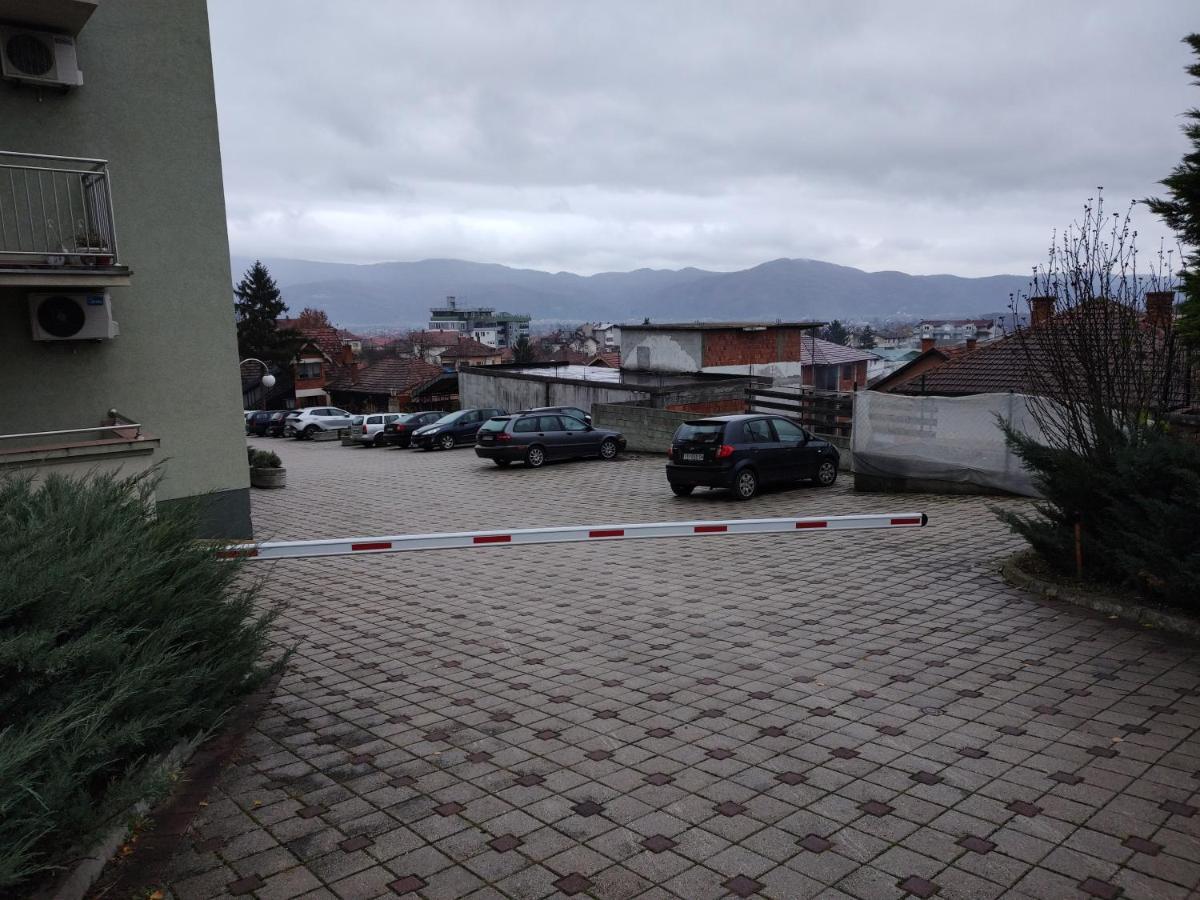 Apartman Mali Raj Vrnjačka Banja Kültér fotó