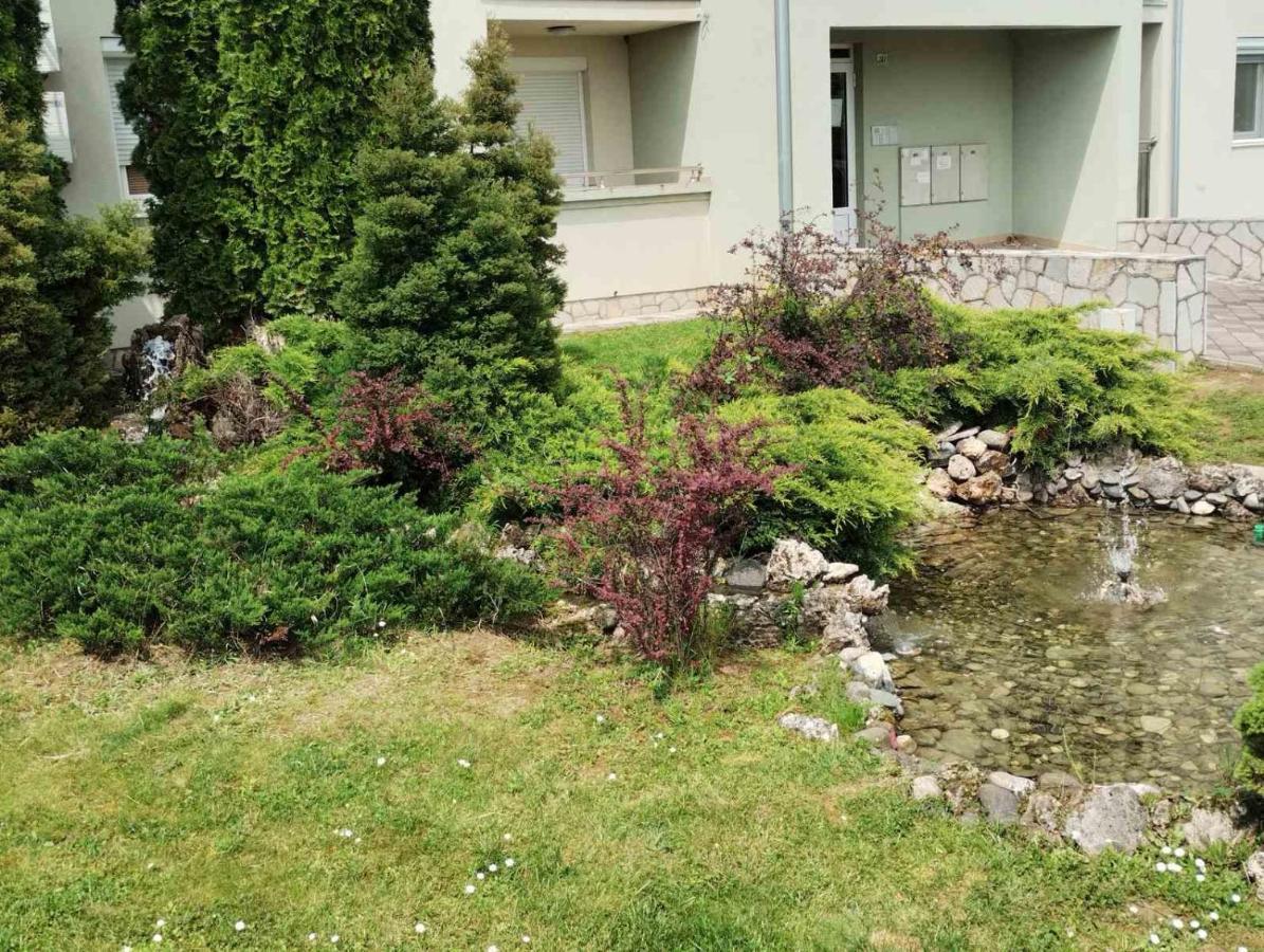 Apartman Mali Raj Vrnjačka Banja Kültér fotó