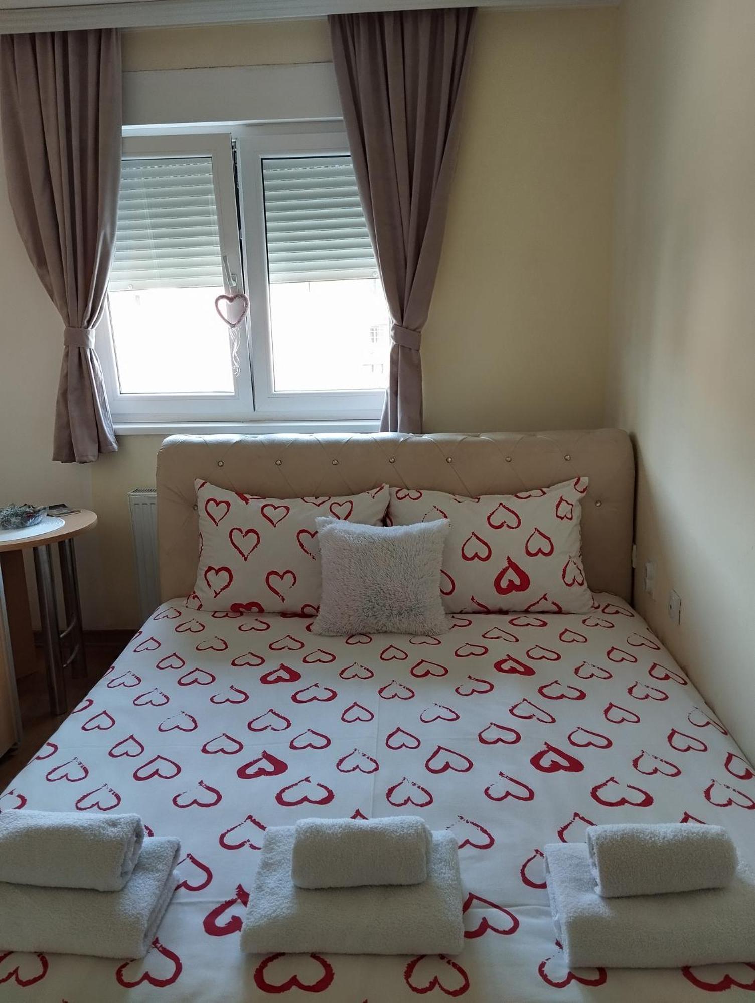 Apartman Mali Raj Vrnjačka Banja Szoba fotó